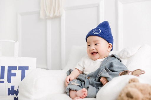 嘉鱼几个月宝宝会抬头 嘉鱼几个月宝宝会抬头